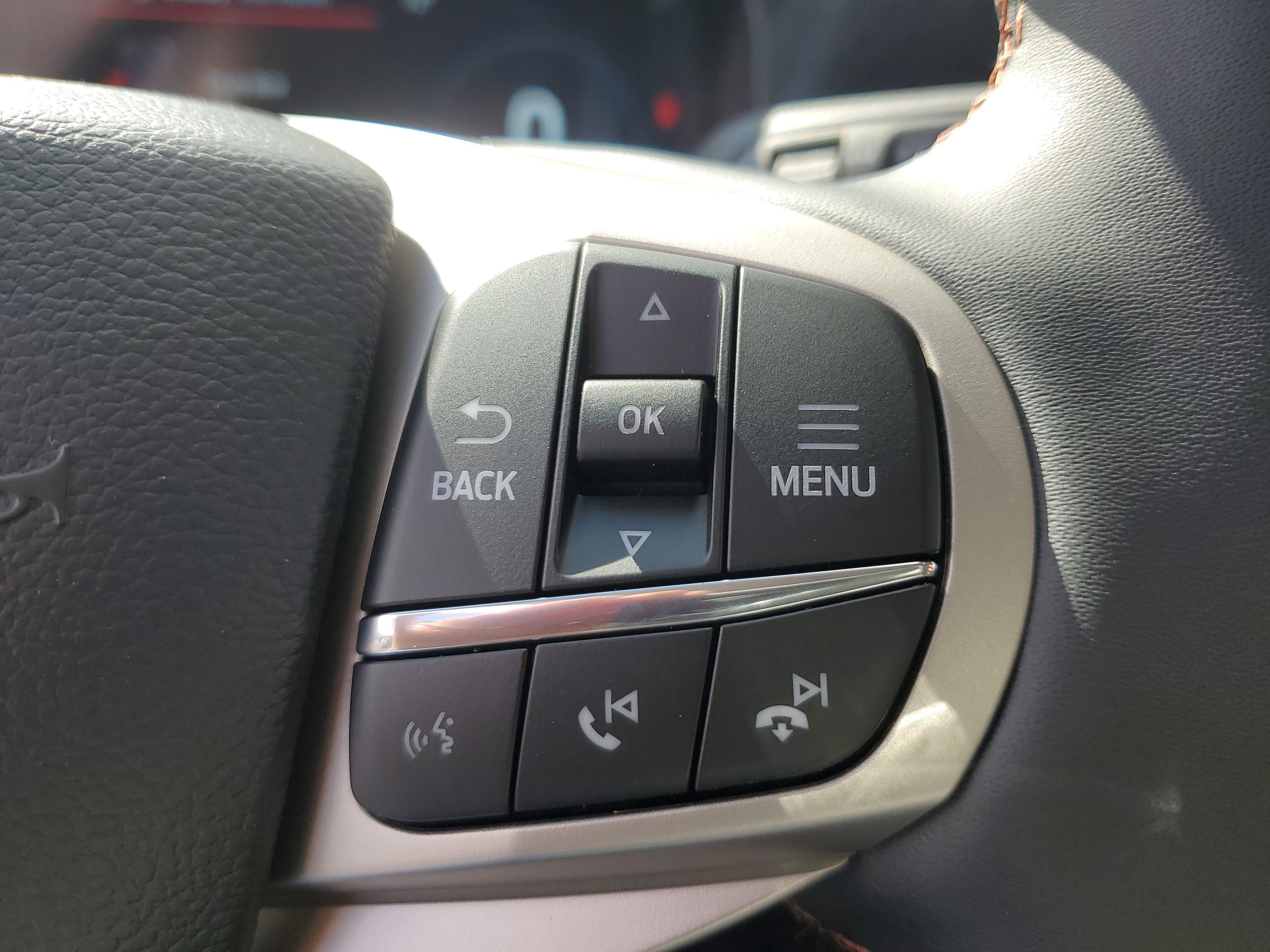 New 2025 Ford Explorer Active w/ Active Comfort Package image 24