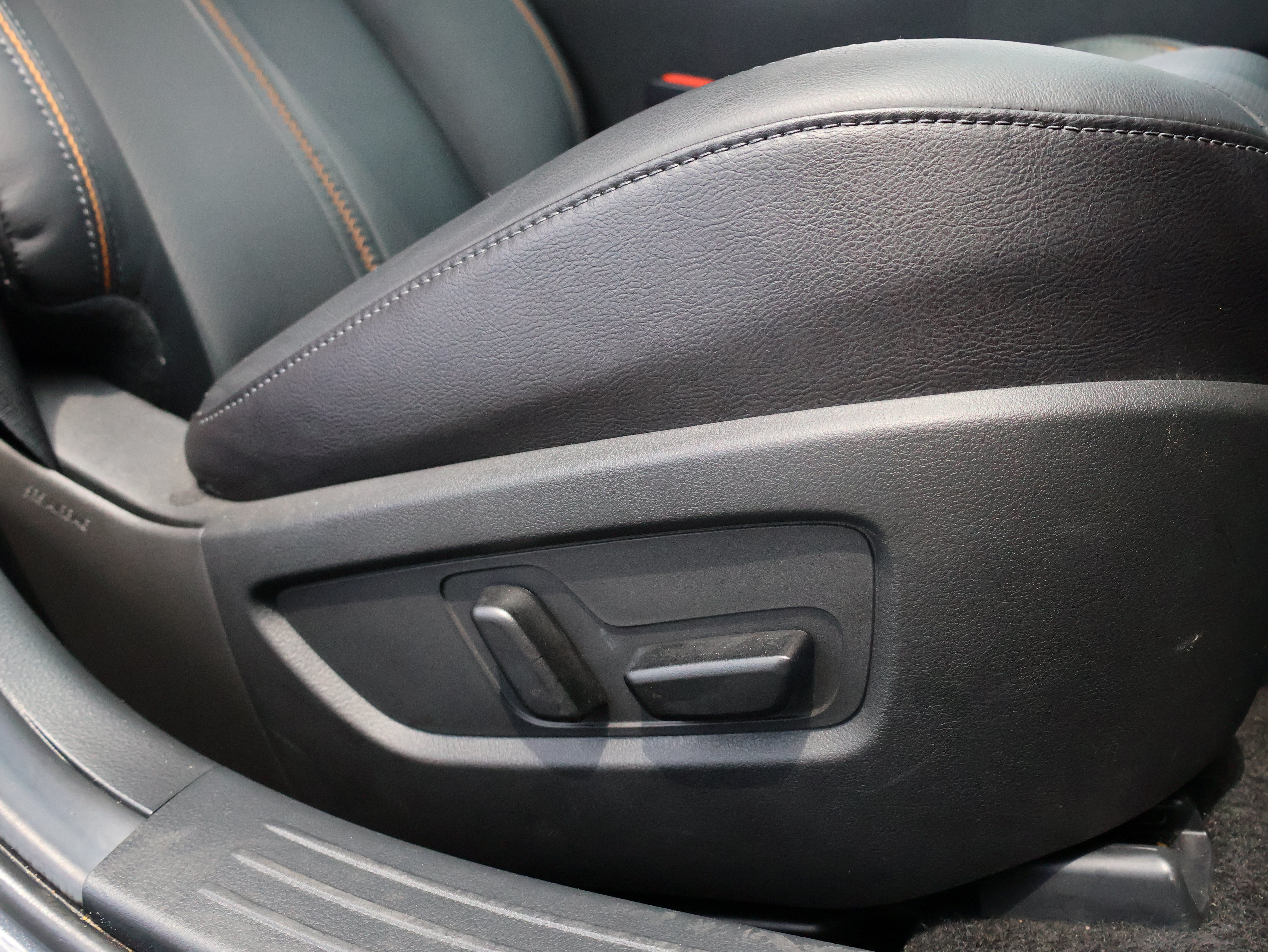 Used 2025 MAZDA CX-50 AWD 2.5 S w/ Premium Plus Pkg image 9