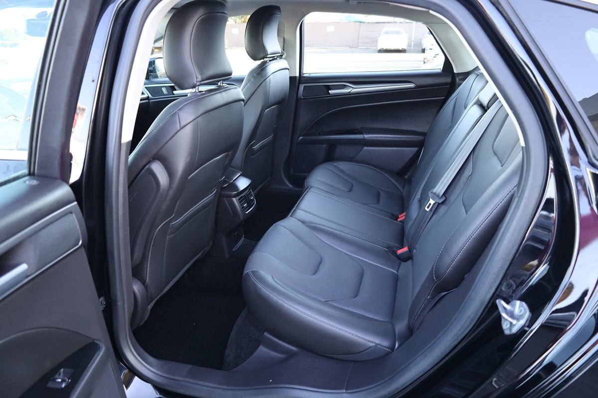Used 2016 Ford Fusion Titanium AWD/4WD image 12