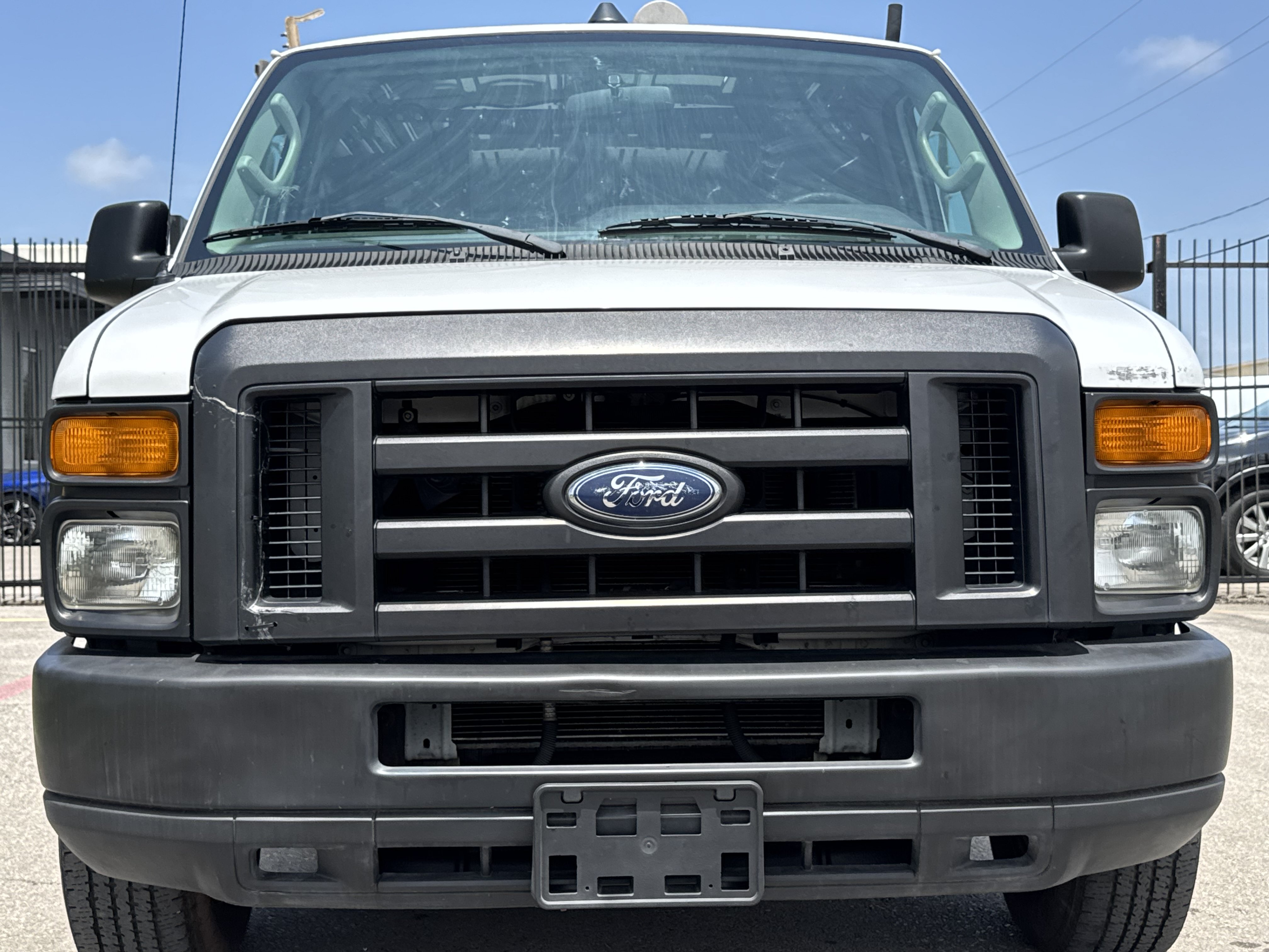 Used 2010 Ford E-250 and Econoline 250 RWD image 7