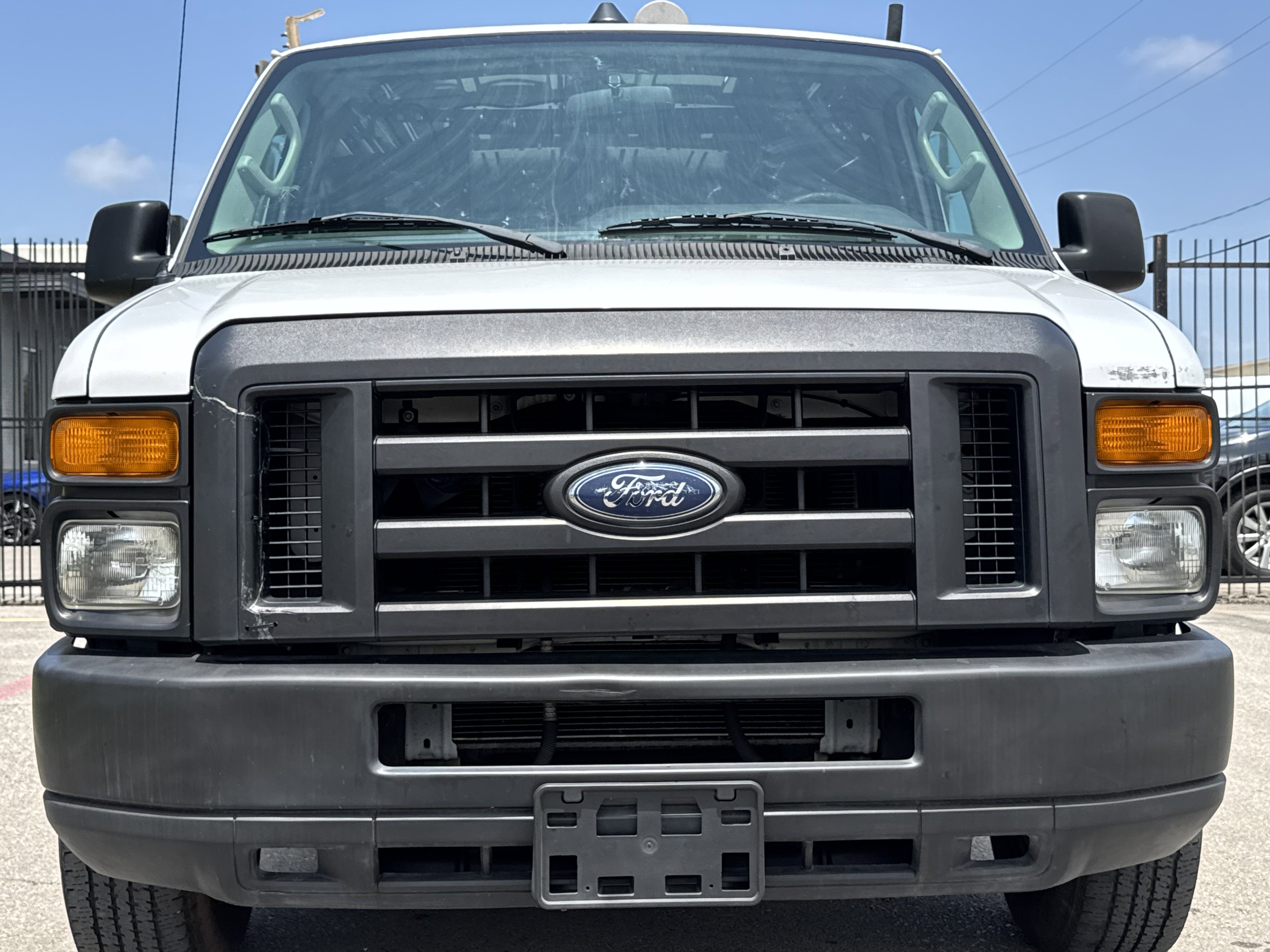 Used 2010 Ford E-250 and Econoline 250 image 7