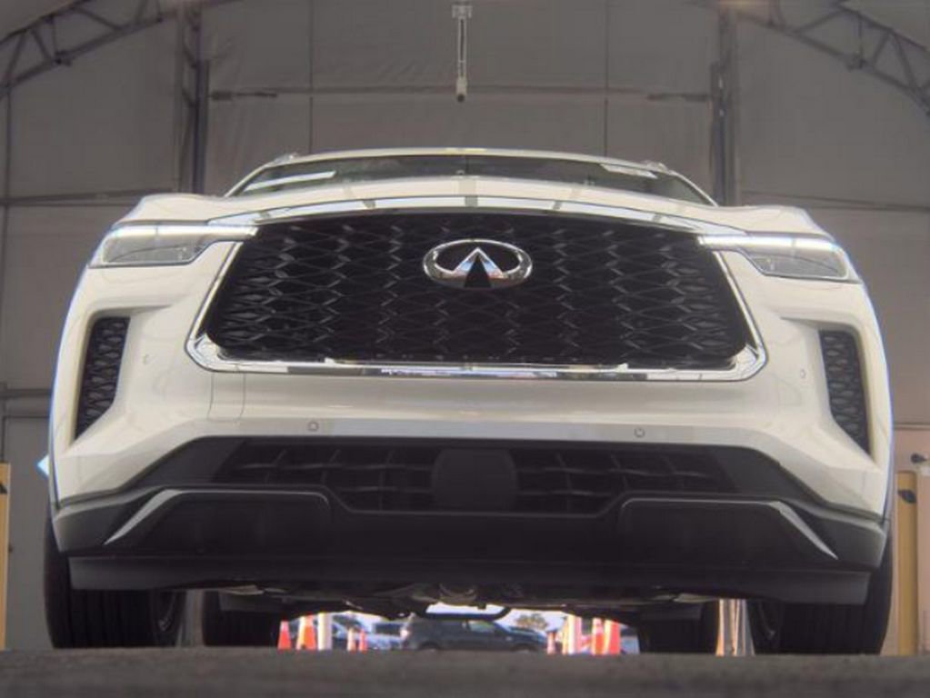 Used 2023 INFINITI QX60 Sensory AWD/4WD image 4
