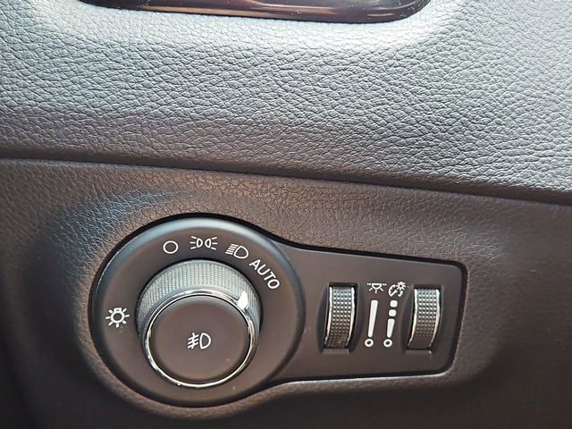 Used 2020 Jeep Compass Altitude image 17