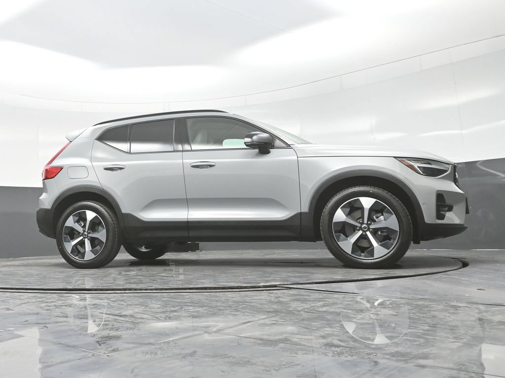 New 2026 Volvo XC40 B5 Plus w/ Protection Package Premier AWD/4WD image 30