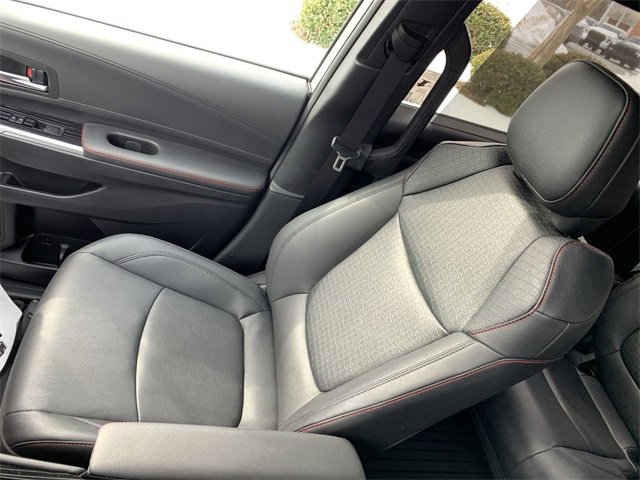 Used 2025 Toyota Sienna XSE image 31