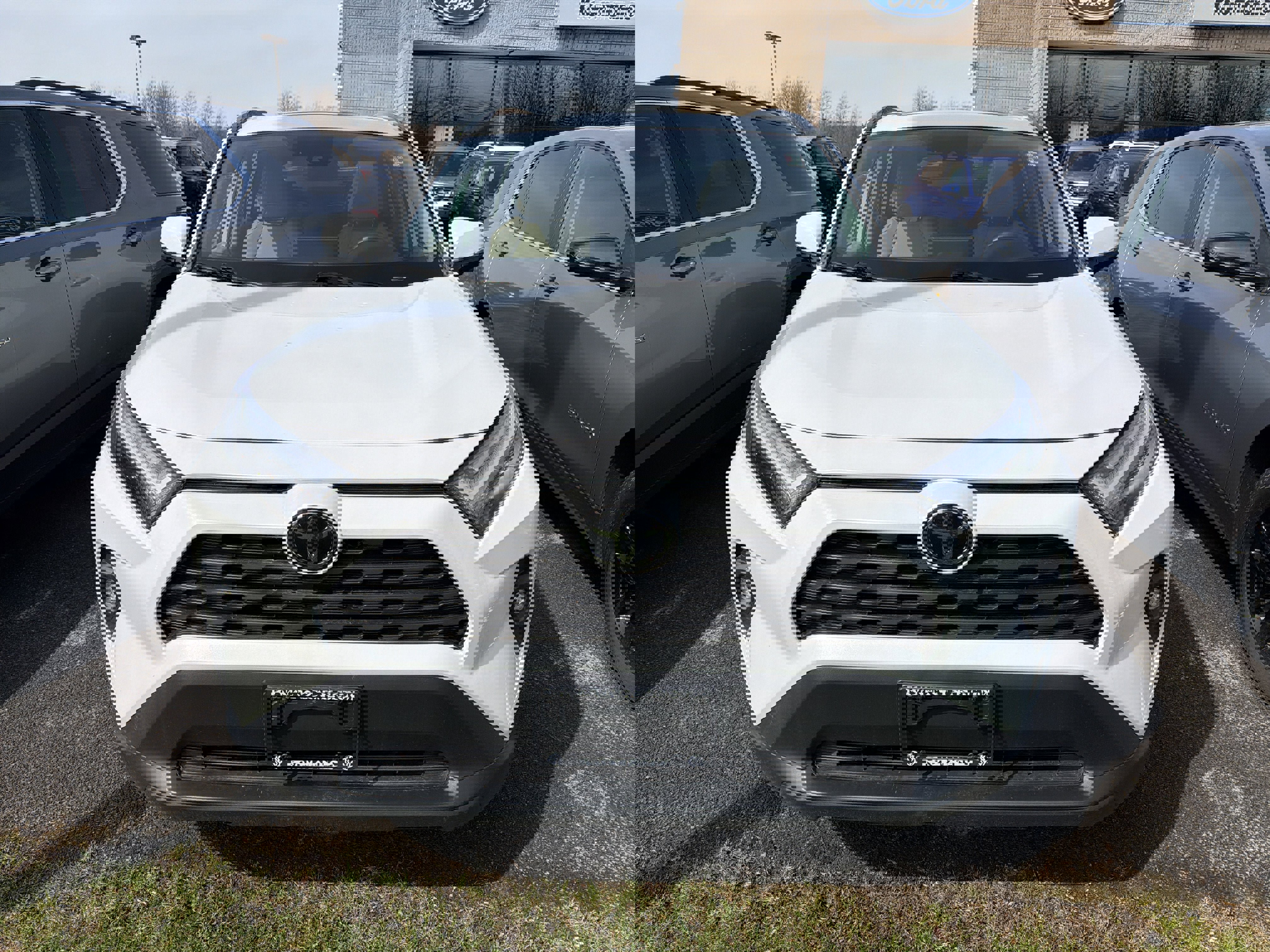 Used 2023 Toyota RAV4 XLE Premium image 3