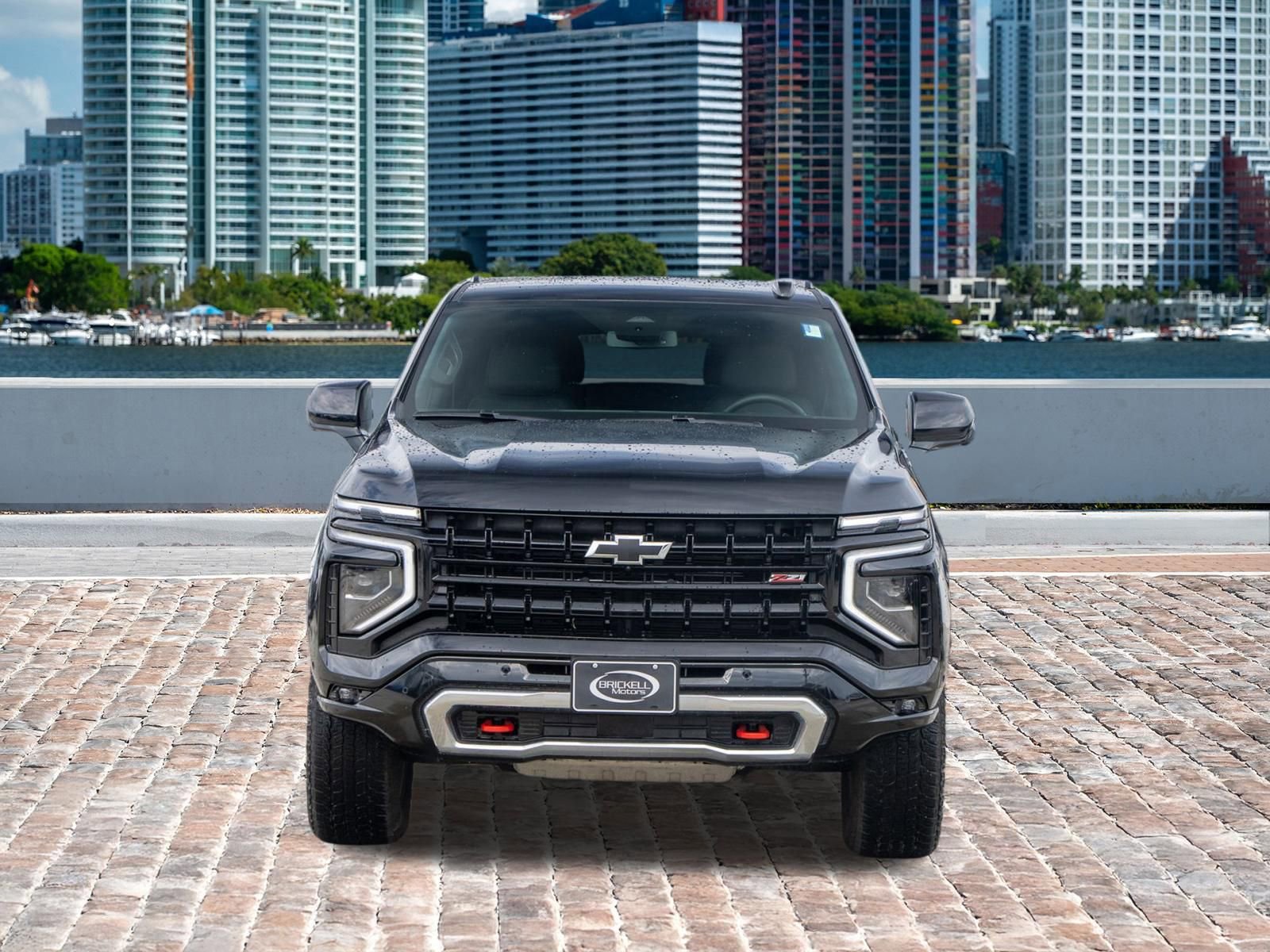 Used 2025 Chevrolet Suburban Z71 image 2