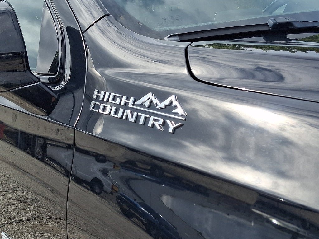 Certified 2023 Chevrolet Suburban High Country AWD/4WD image 11