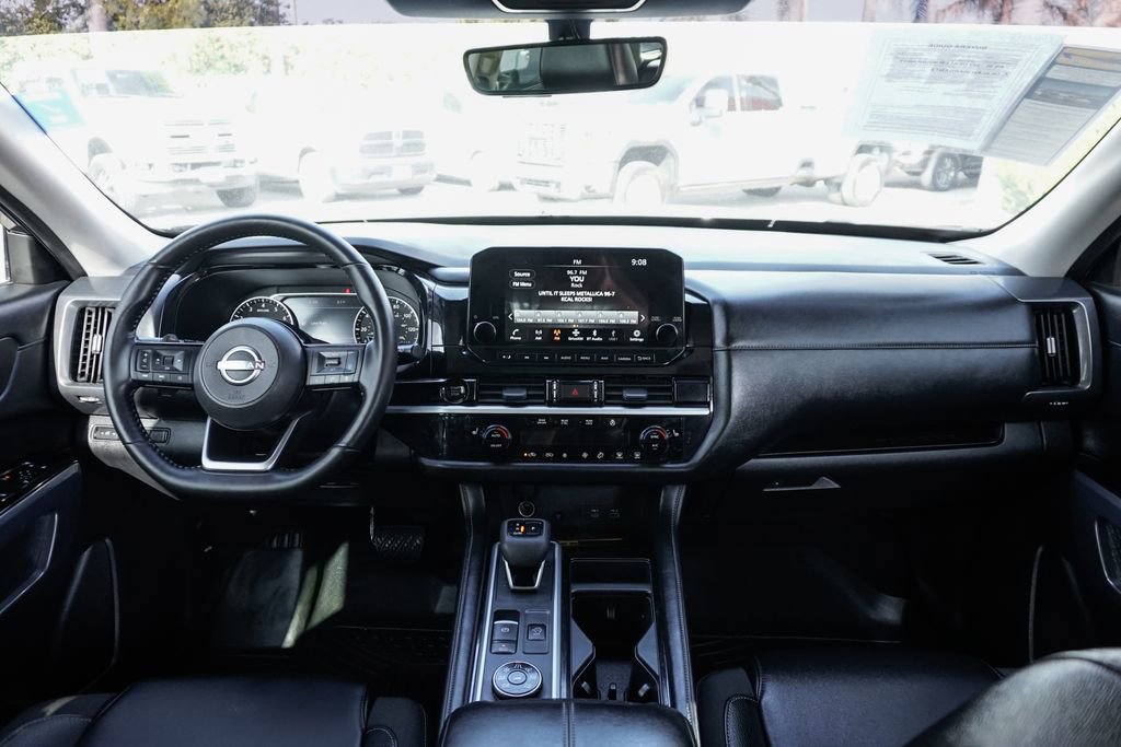Used 2025 Nissan Pathfinder SL image 26