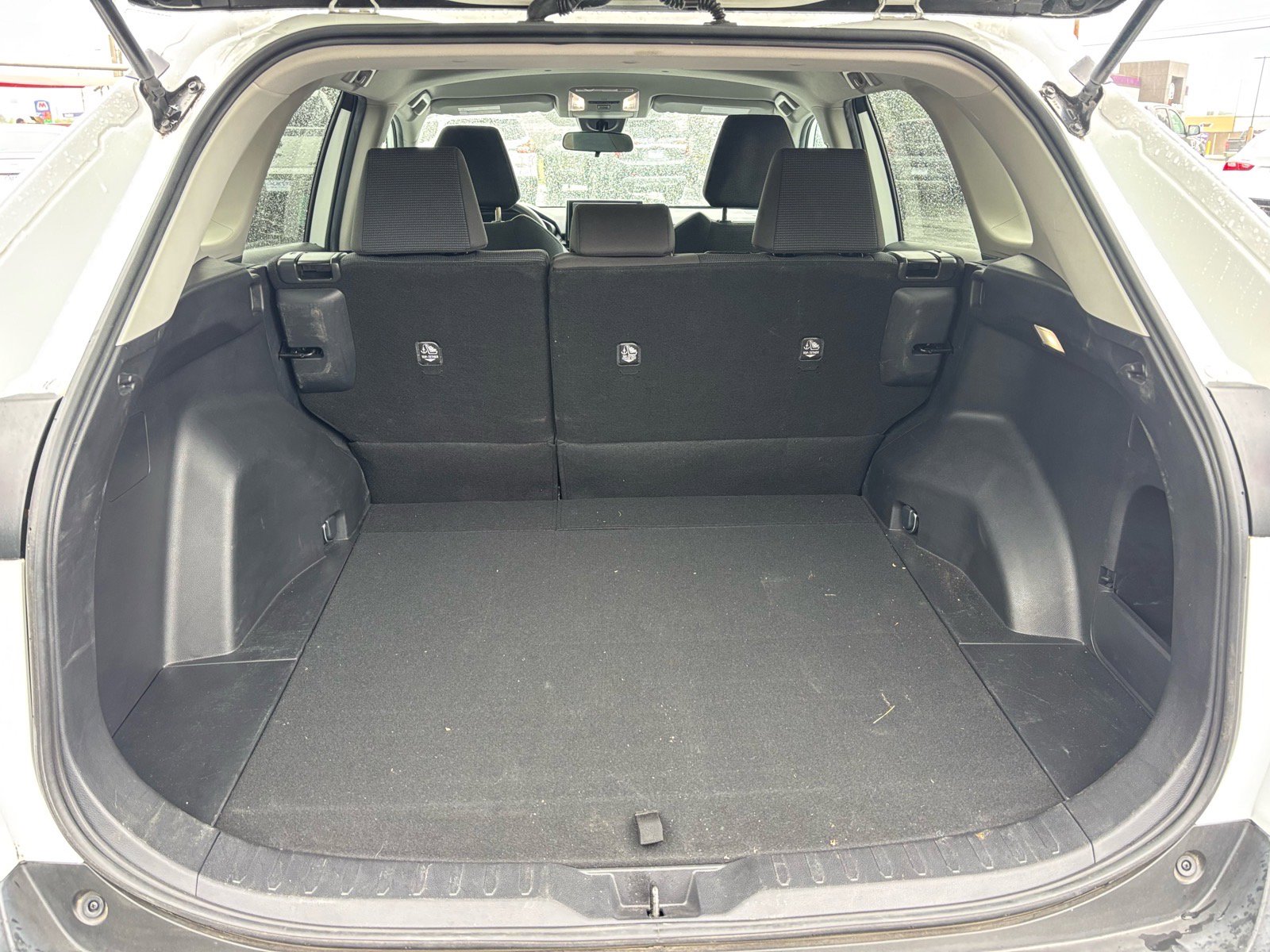 Used 2022 Toyota RAV4 LE FWD image 15