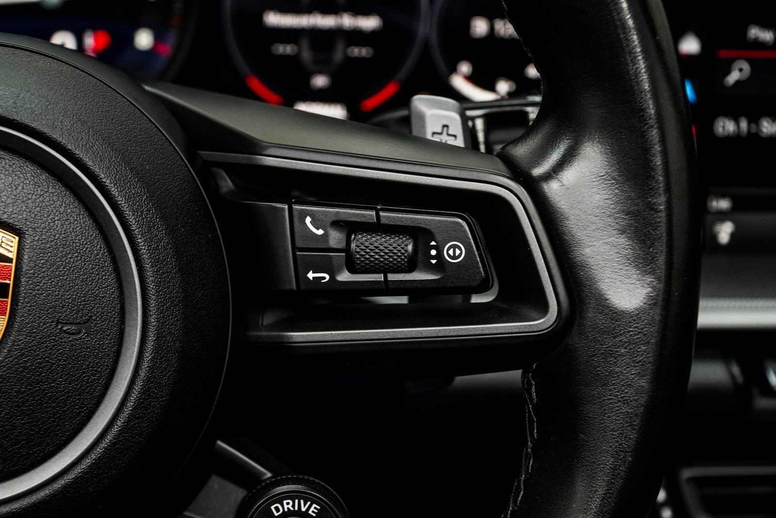 Used 2022 Porsche 911 Carrera w/ Premium Package image 40