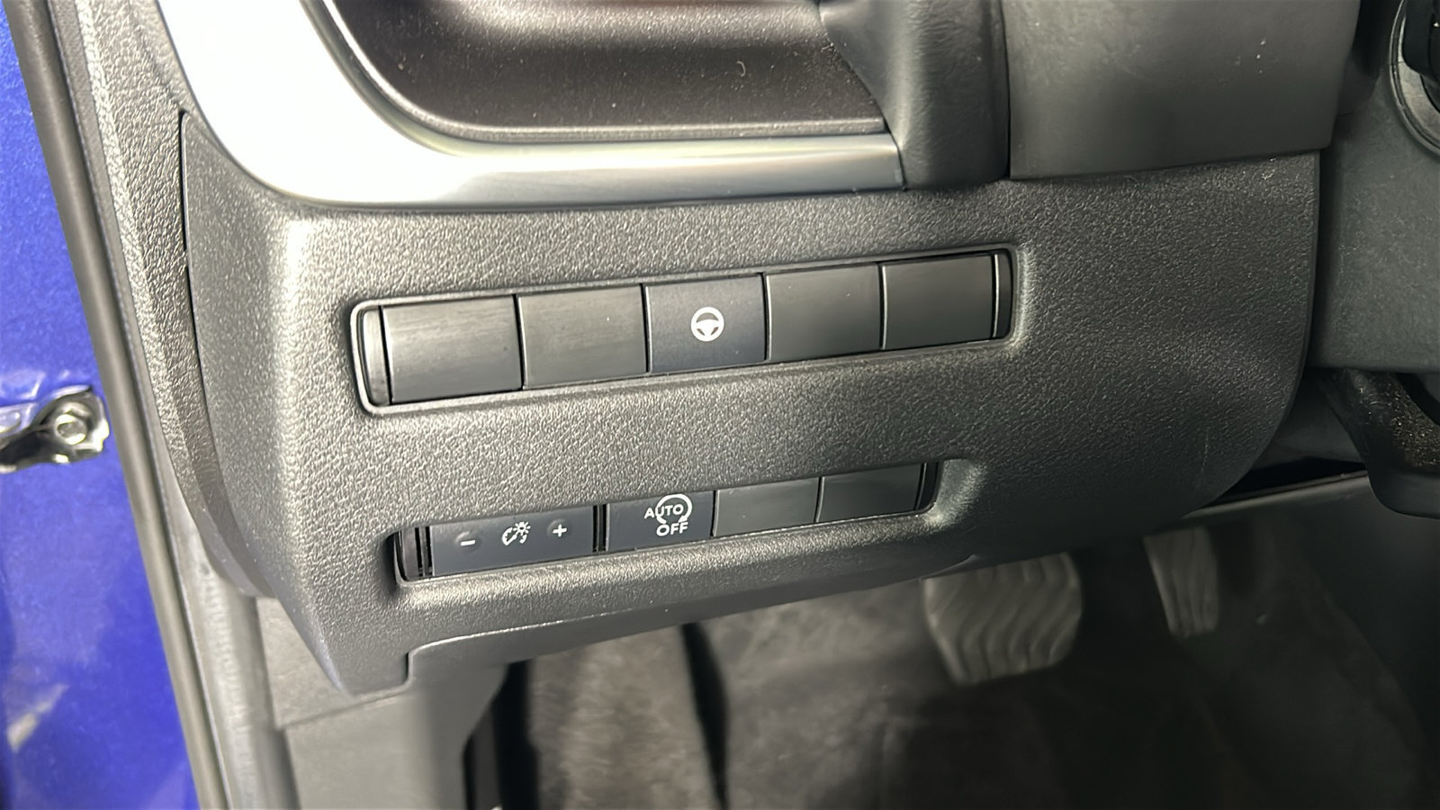 Used 2023 Nissan Rogue SV AWD/4WD image 24