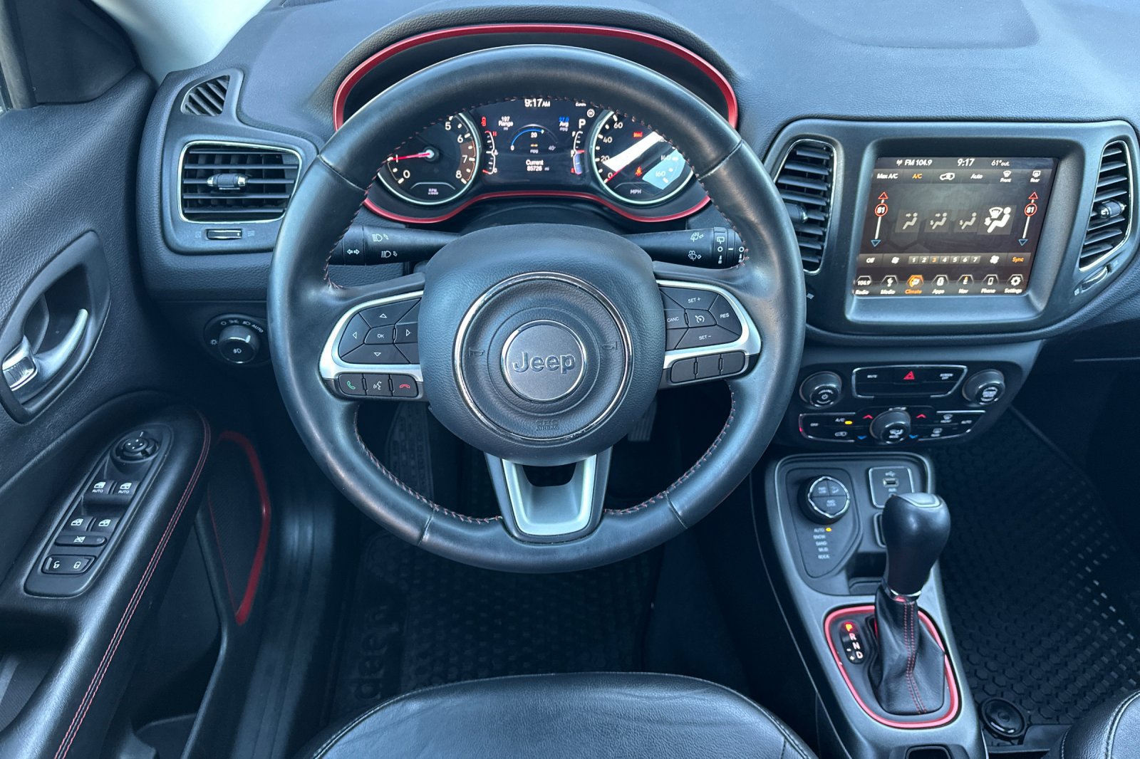 Used 2018 Jeep Compass Trailhawk w/ Navigation Group AWD/4WD image 13