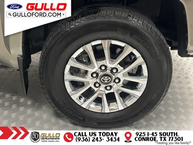 Used 2024 Toyota Tacoma Limited w/ Limited Package (LT) AWD/4WD image 32