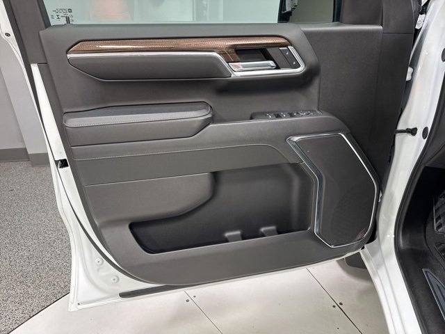 Used 2024 Chevrolet Silverado 1500 LT image 8