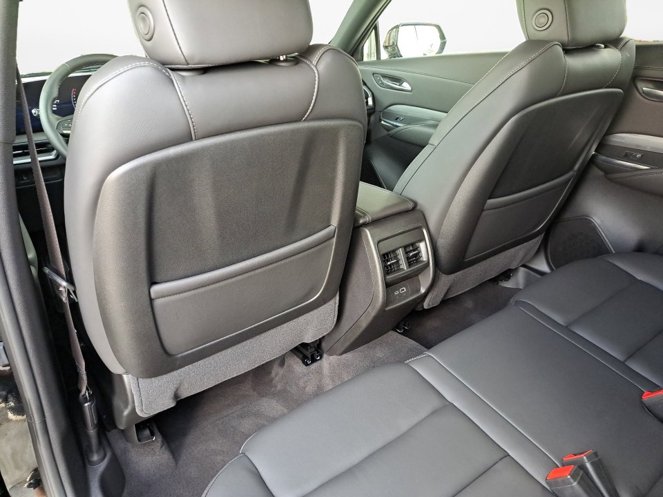 Certified 2025 Cadillac XT4 Premium Luxury image 13