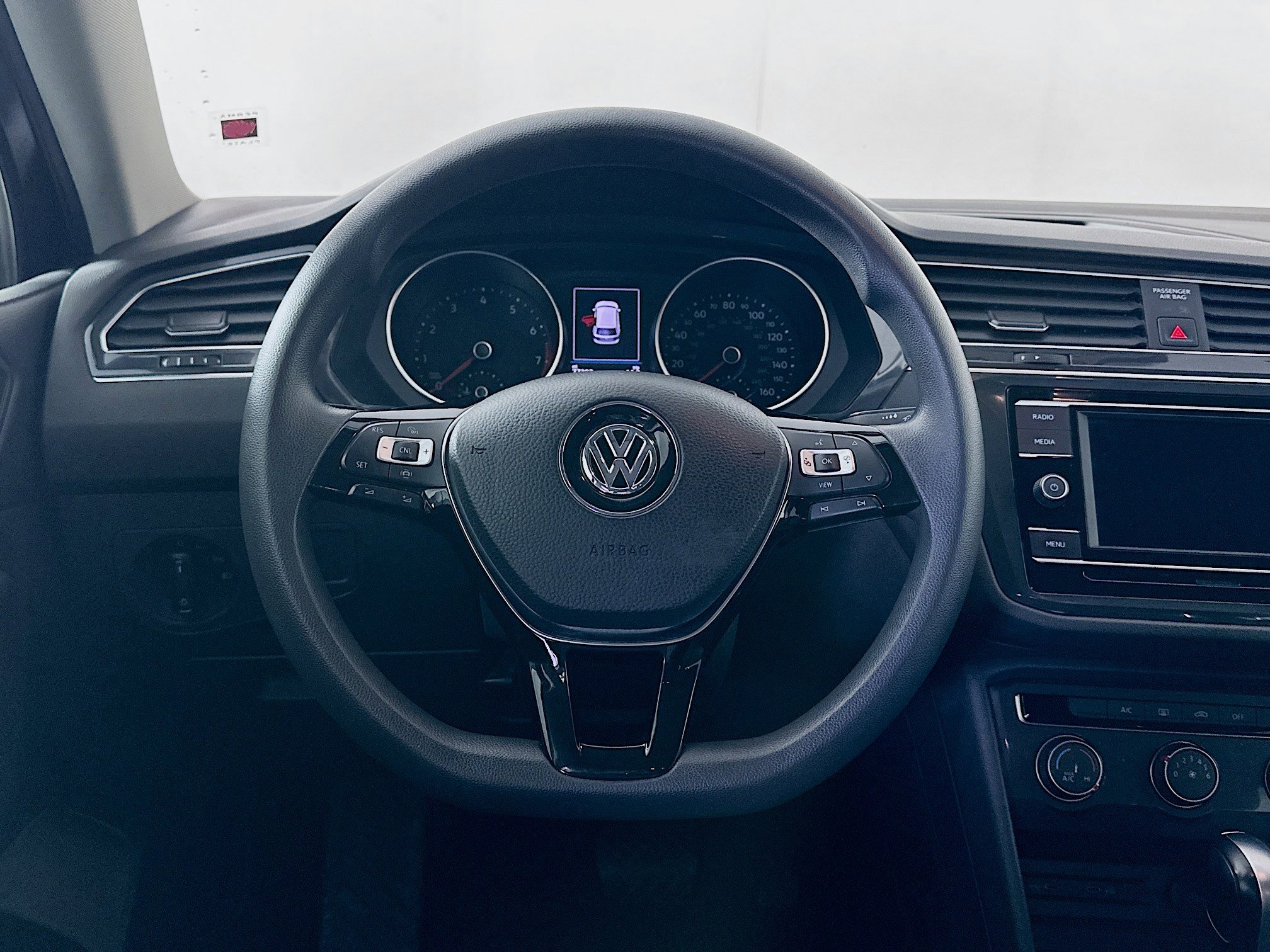 Used 2020 Volkswagen Tiguan S image 17