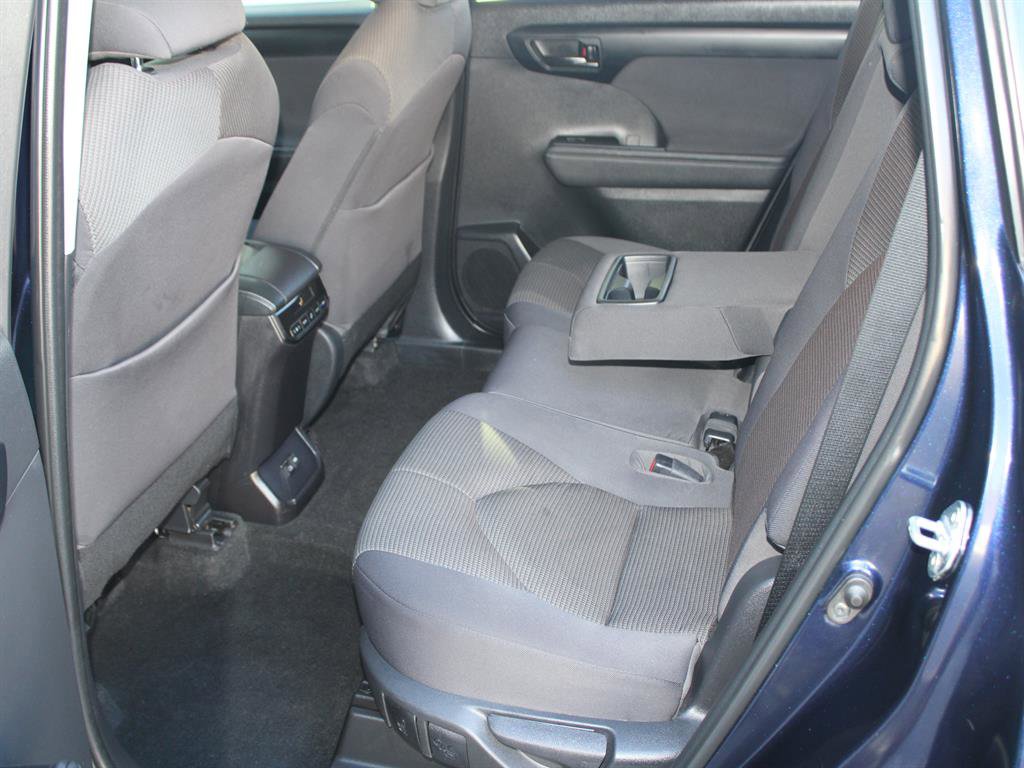 Used 2023 Toyota Highlander LE image 28