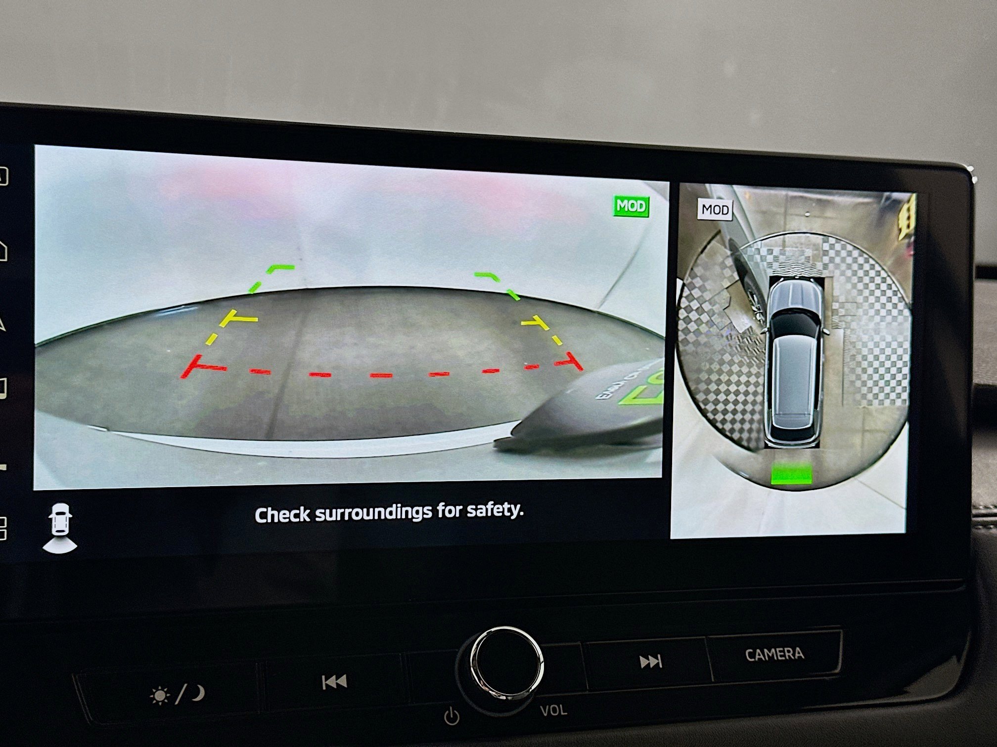 Used 2025 Mitsubishi Outlander SE image 23