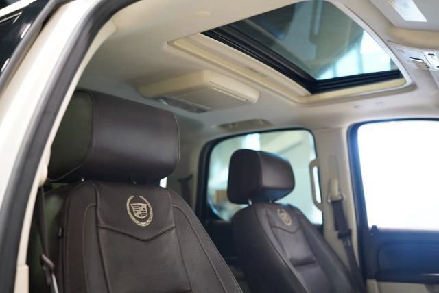 Used 2013 Cadillac Escalade Platinum AWD/4WD image 39