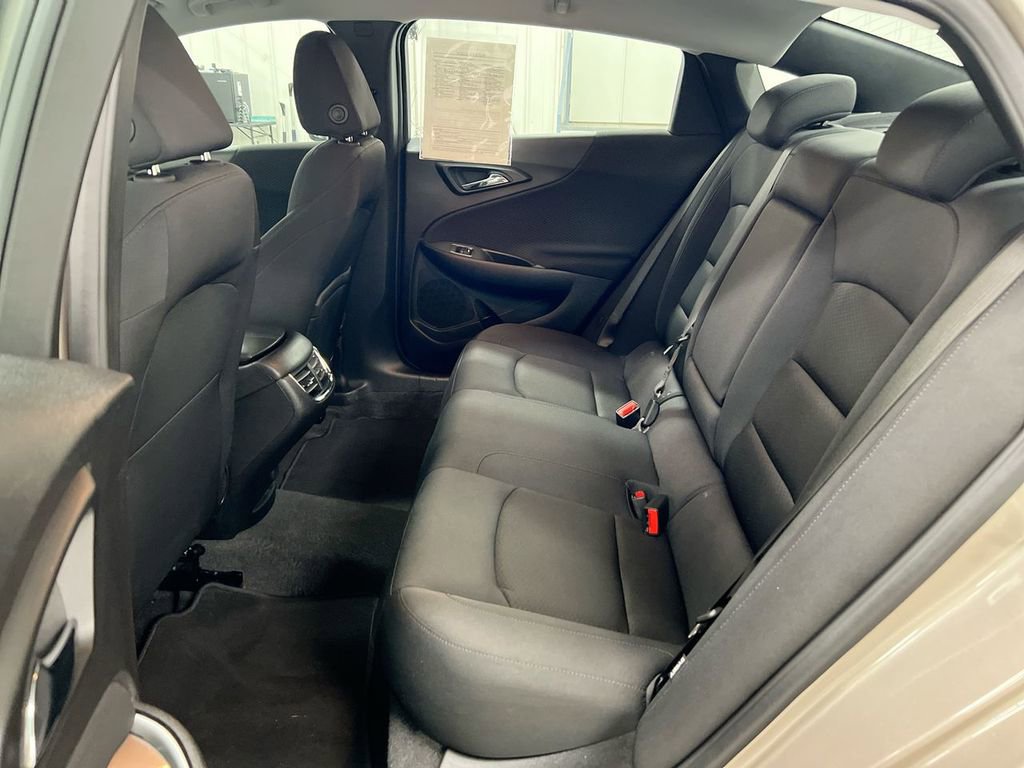 Used 2025 Chevrolet Malibu LT image 22