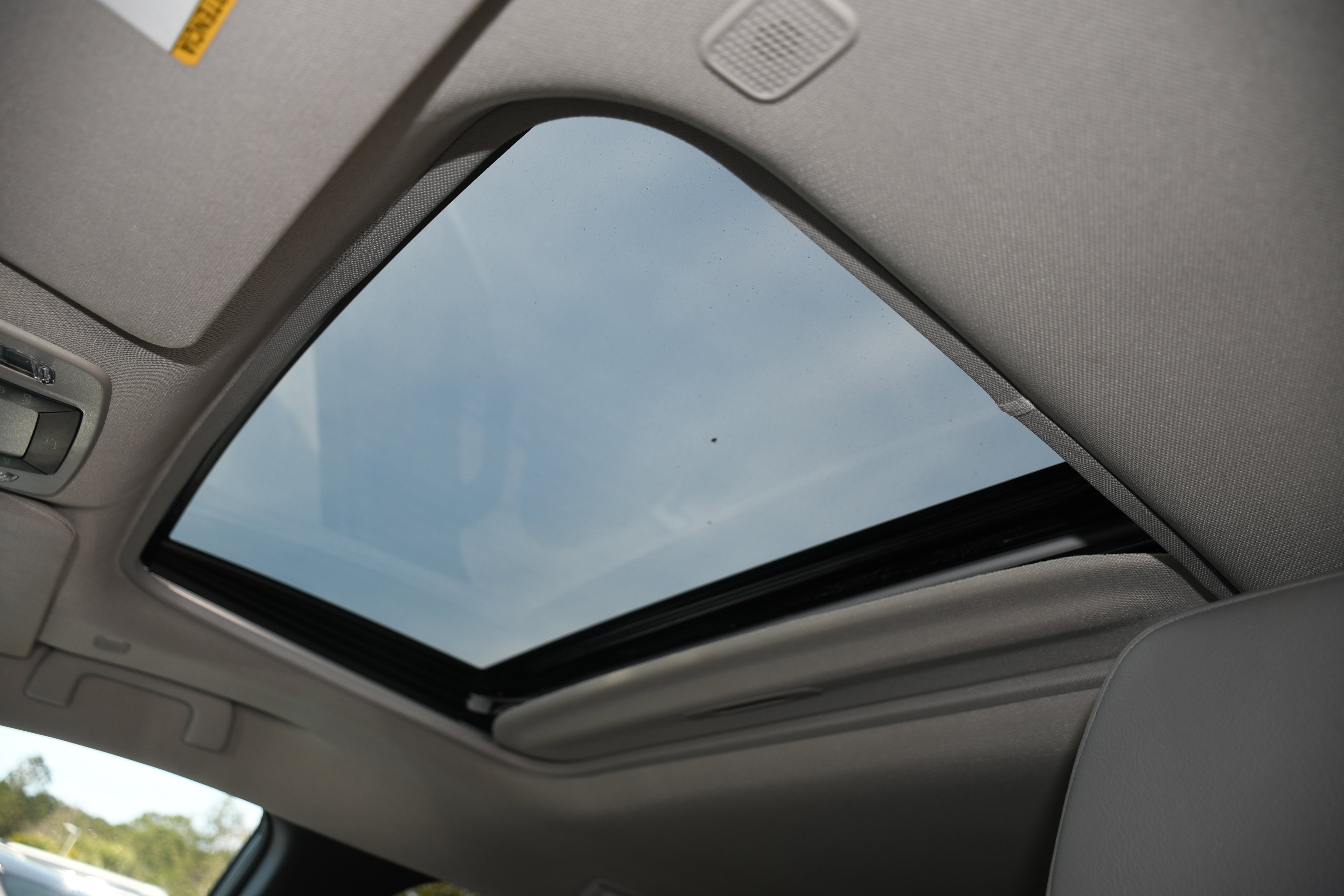 Used 2025 Toyota Sienna XLE w/ XLE Plus Package image 7