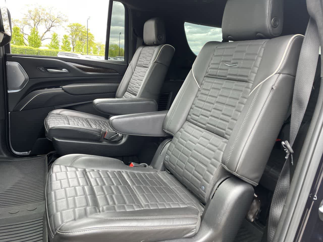 Used 2024 Cadillac Escalade ESV Sport Platinum w/ LPO, ONYX Package AWD/4WD image 20