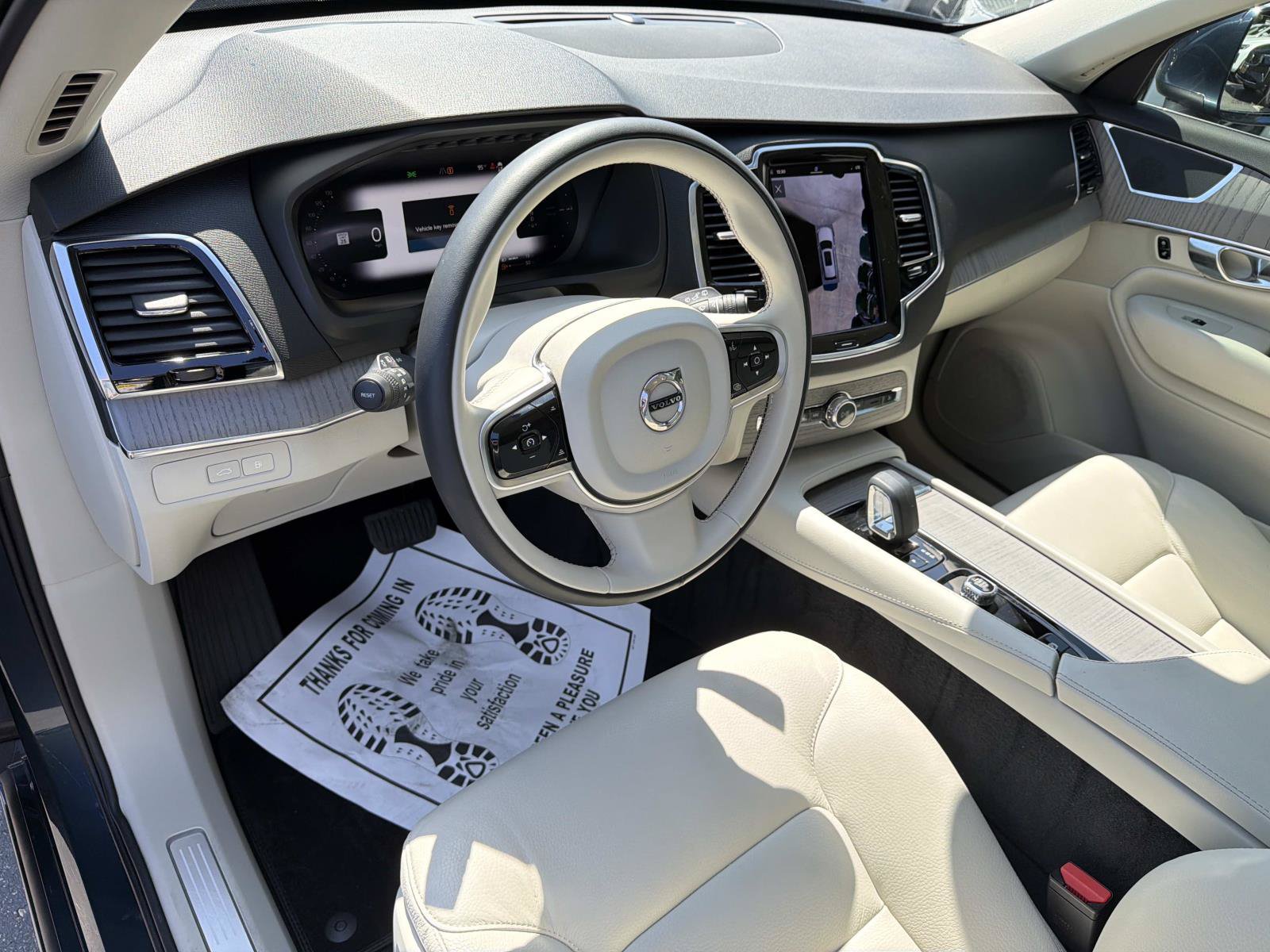Certified 2025 Volvo XC90 T8 Plus w/ Protection Package Premier AWD/4WD image 9
