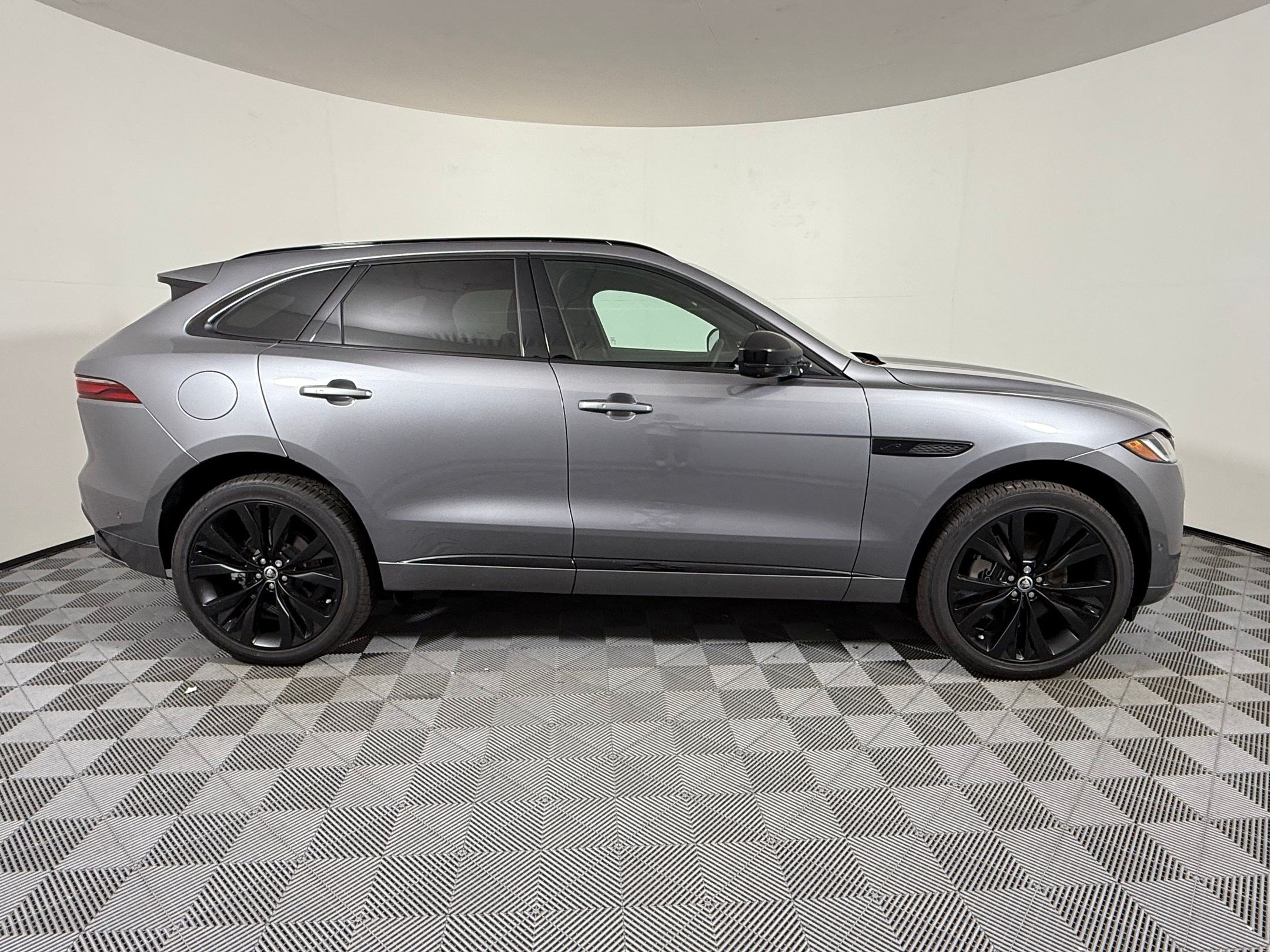 New 2026 Jaguar F-PACE R-Dynamic S AWD/4WD image 8