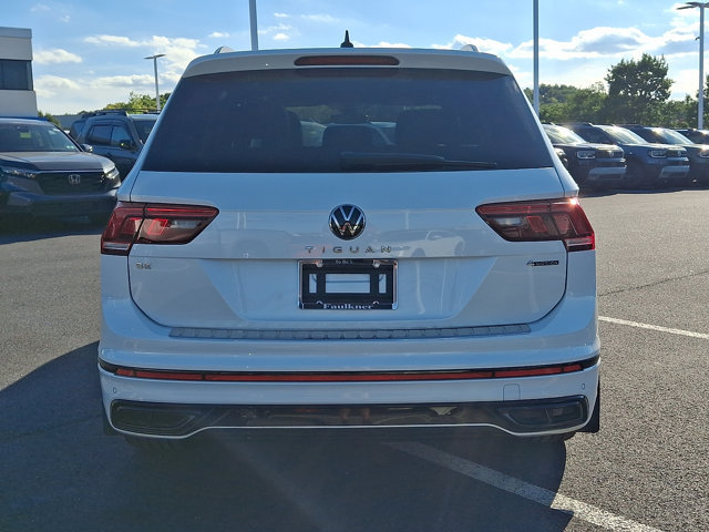 Used 2024 Volkswagen Tiguan SE R-Line AWD/4WD image 5
