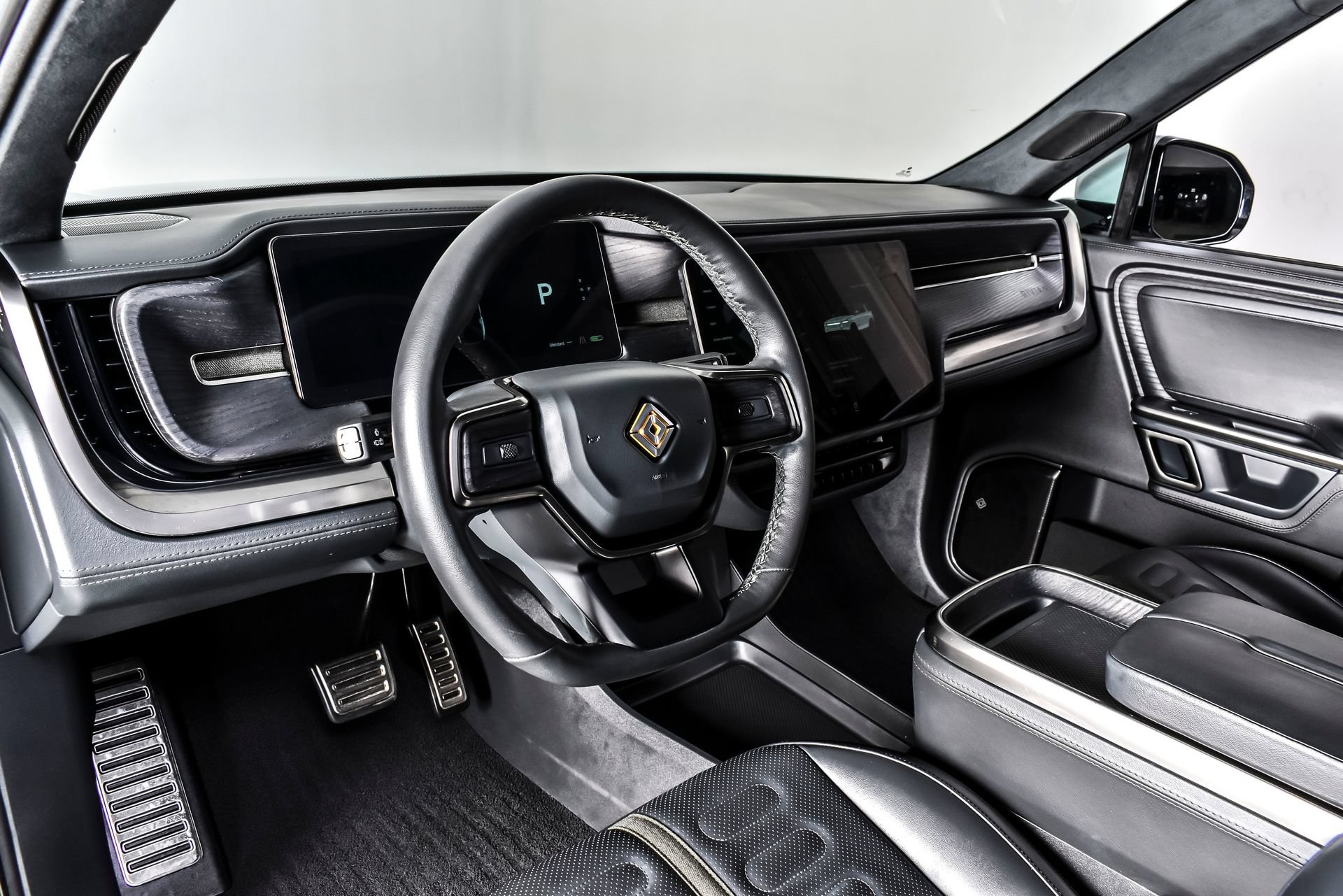 Used 2024 Rivian R1S Adventure AWD/4WD image 15