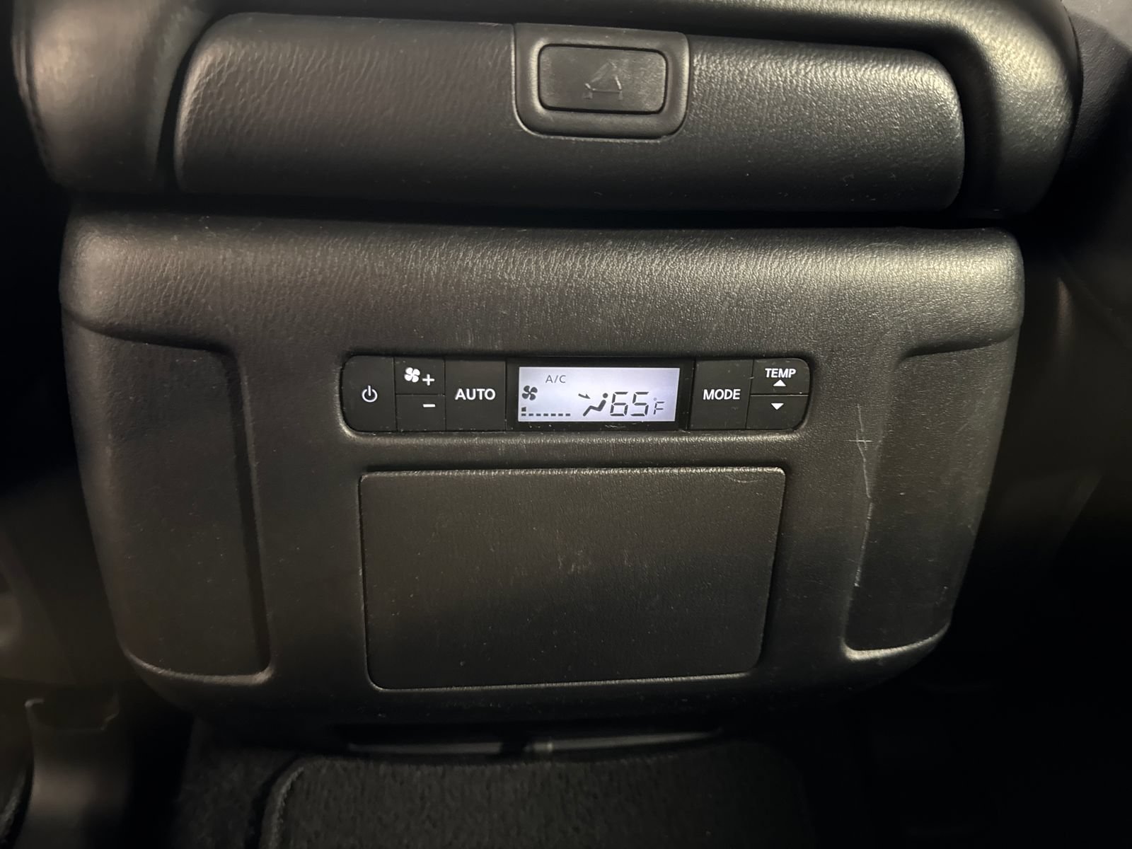 Used 2021 Nissan Armada SV AWD/4WD image 25