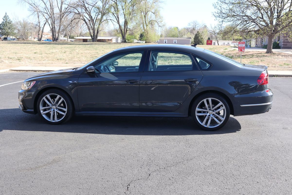 Used 2018 Volkswagen Passat 2.0T R-Line image 9