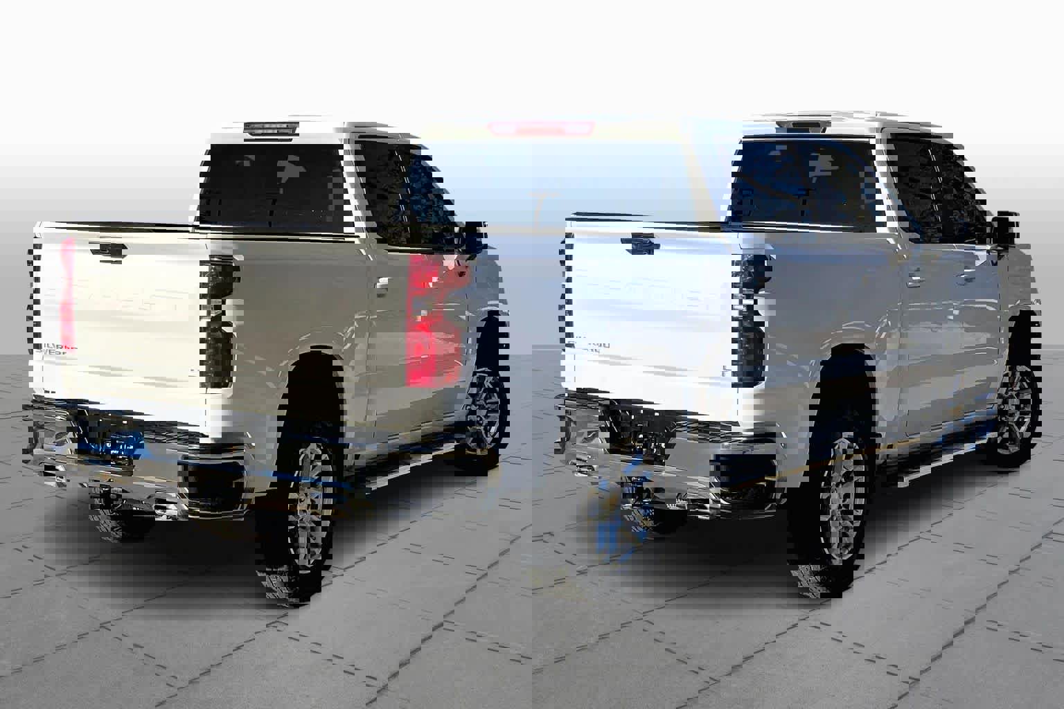 Used 2025 Chevrolet Silverado 1500 LT image 13