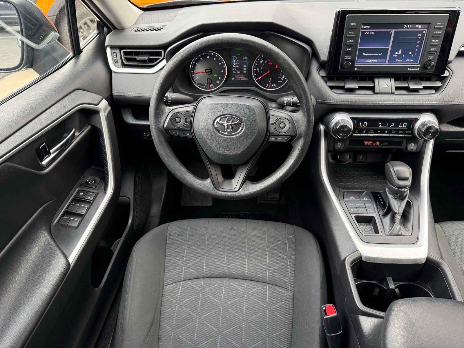 Used 2022 Toyota RAV4 XLE AWD/4WD image 25
