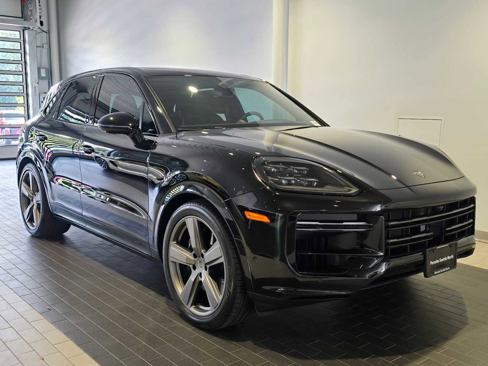Used 2025 Porsche Cayenne Turbo image 9