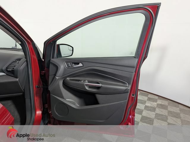 Used 2016 Ford Escape SE w/ SE Cold Weather Package AWD/4WD image 33