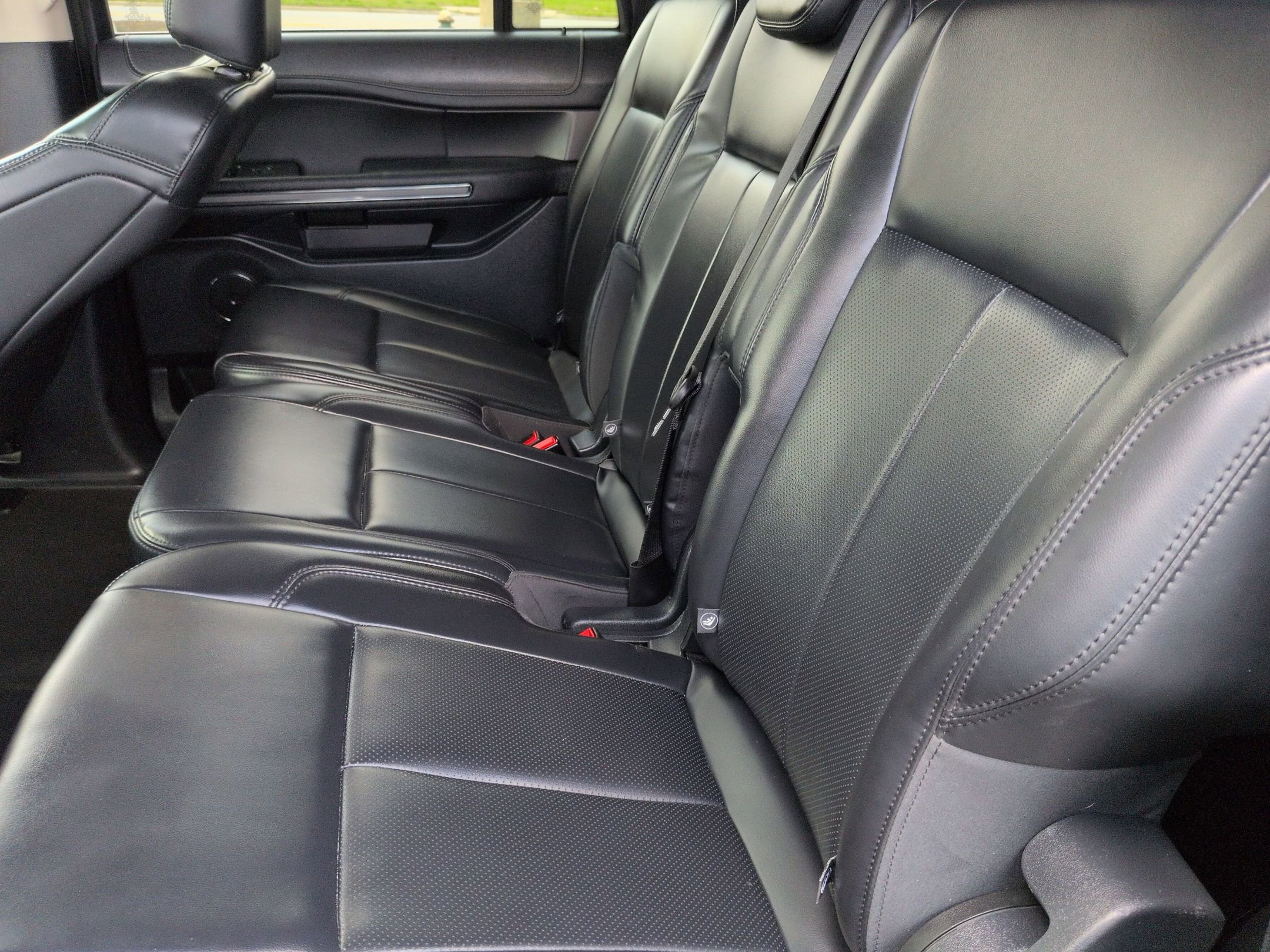 Used 2024 Ford Expedition Max XLT image 30