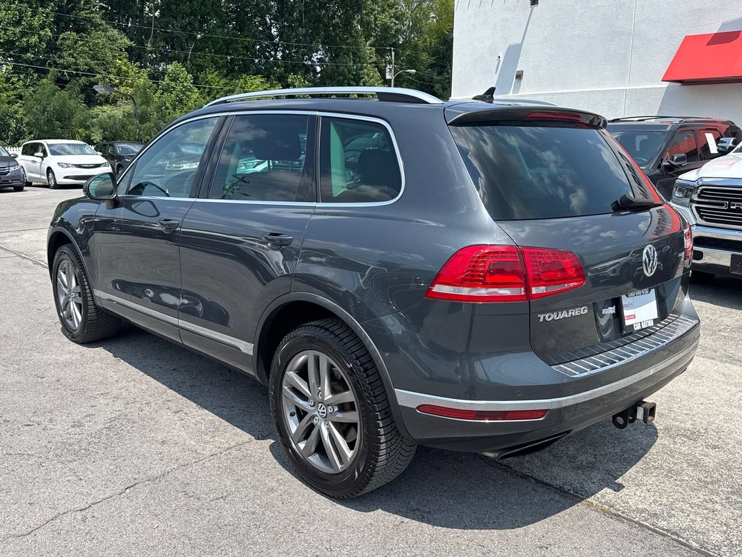 Used 2016 Volkswagen Touareg VR6 AWD/4WD image 4