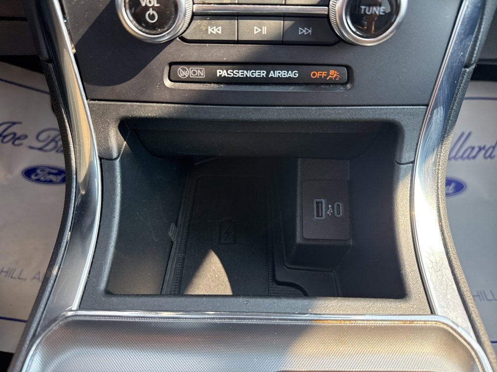 Used 2024 Ford Edge Titanium image 38