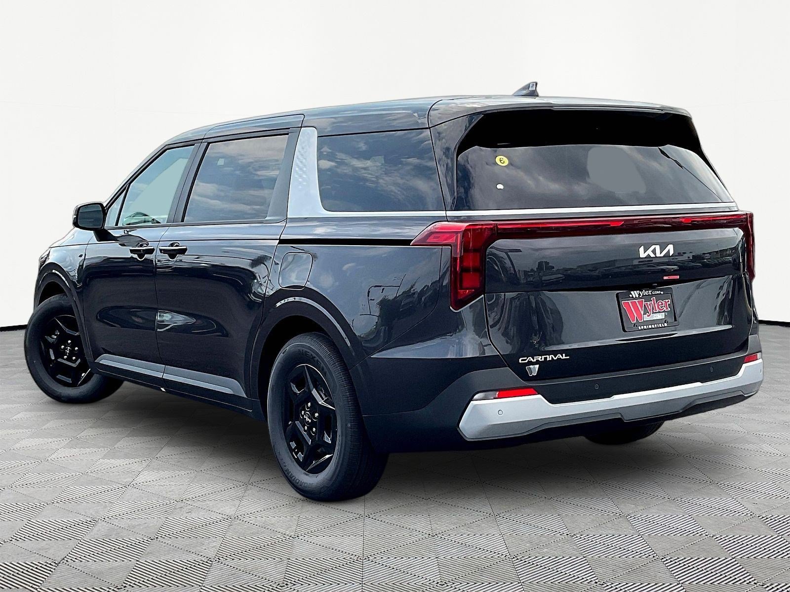 New 2027 Kia Carnival FWD image 4