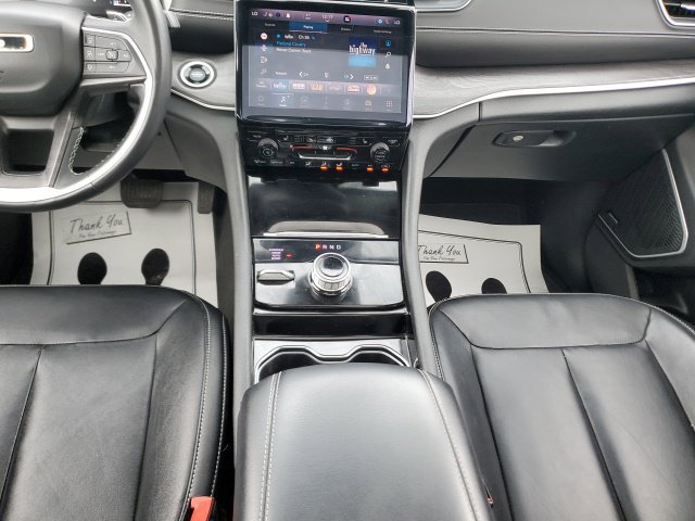 Used 2021 Jeep Grand Cherokee L Limited AWD/4WD image 22