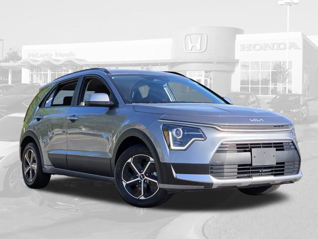 Used 2025 Kia Niro LX image 20