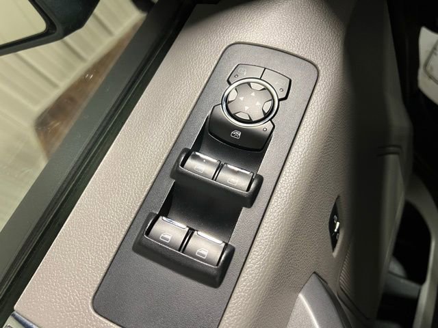 Used 2015 Ford F150 XLT image 14