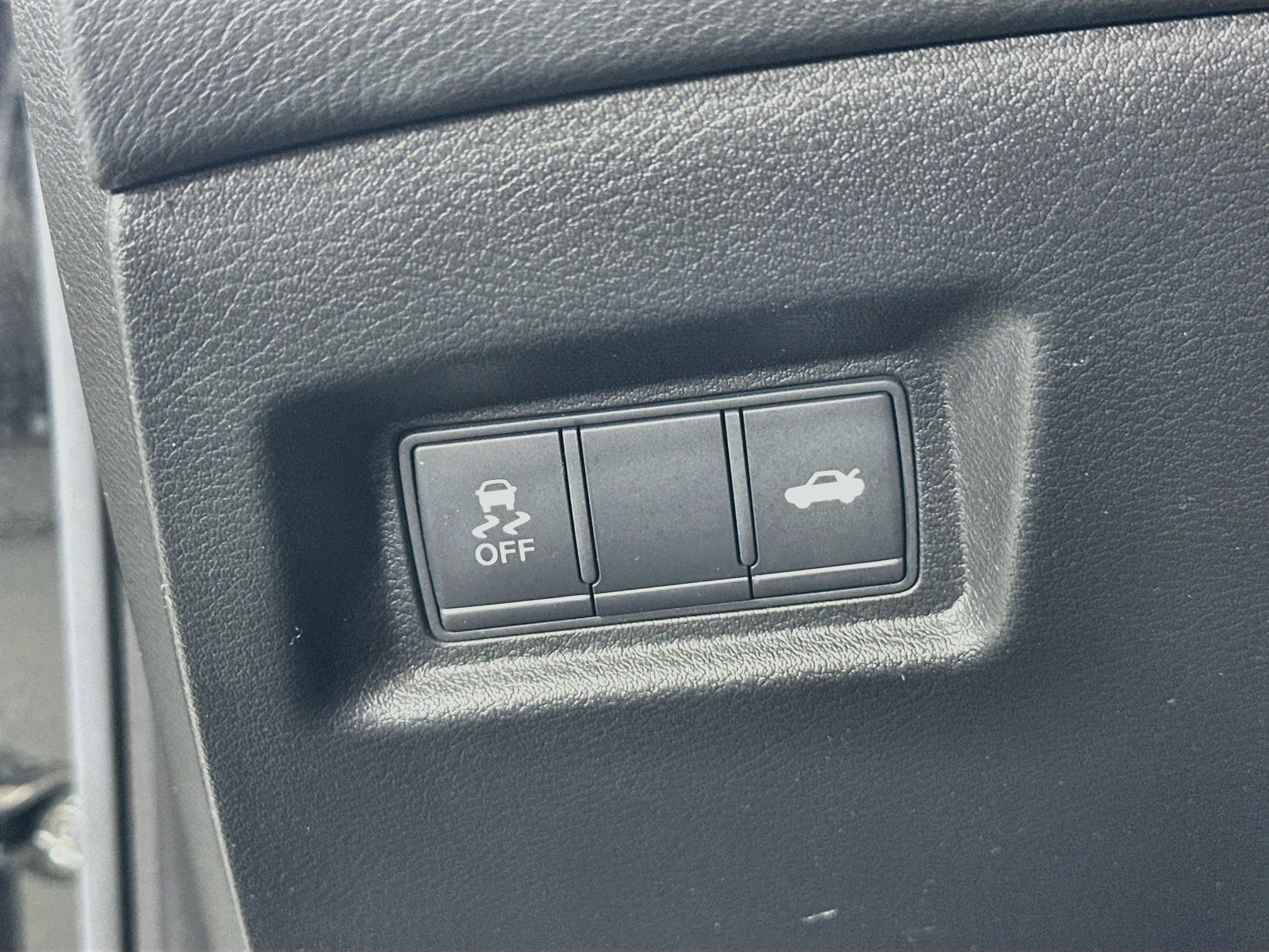 Used 2019 INFINITI Q50 Luxe w/ Essential Package (3.0T Luxe) image 10