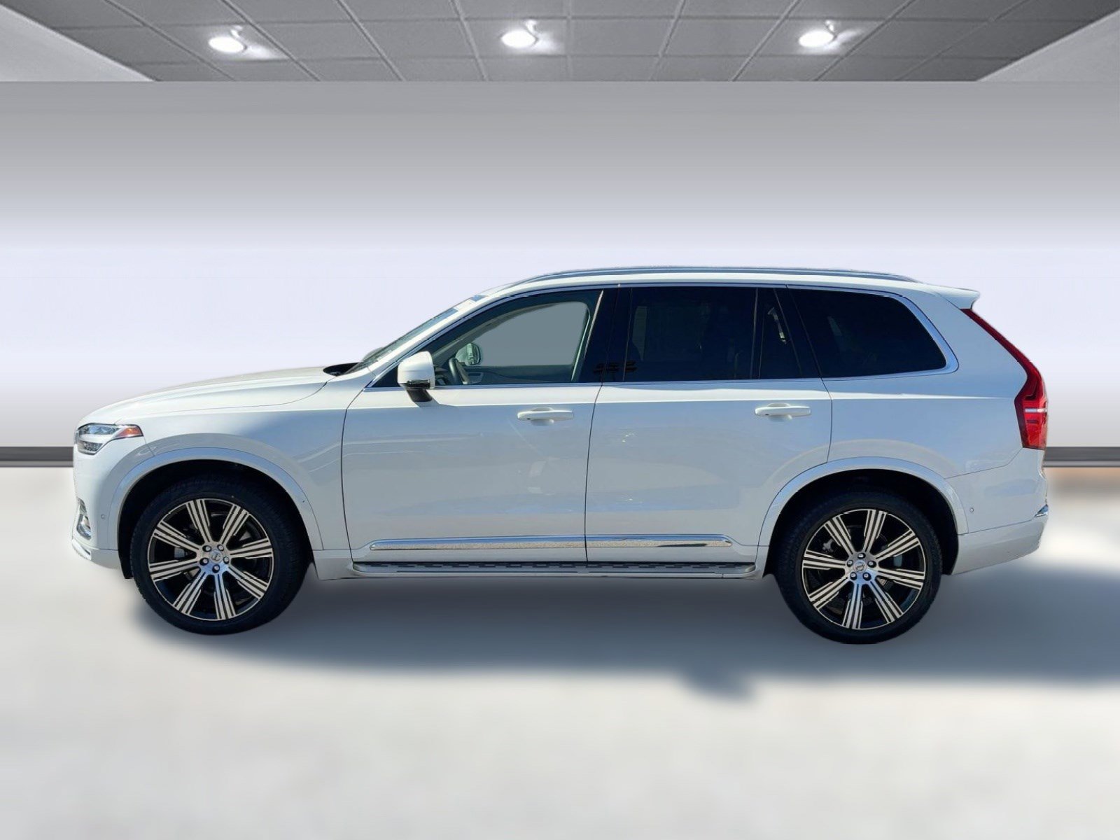 Certified 2023 Volvo XC90 B6 Ultimate w/ Lounge Package image 2