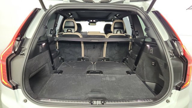 Used 2026 Volvo XC90 B6 Plus w/ Protection Package AWD/4WD image 46