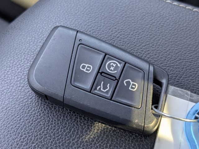 Used 2024 Volkswagen Tiguan SE R-Line image 37