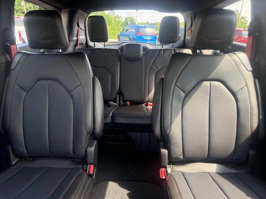 New 2027 Chrysler Pacifica Select FWD image 33
