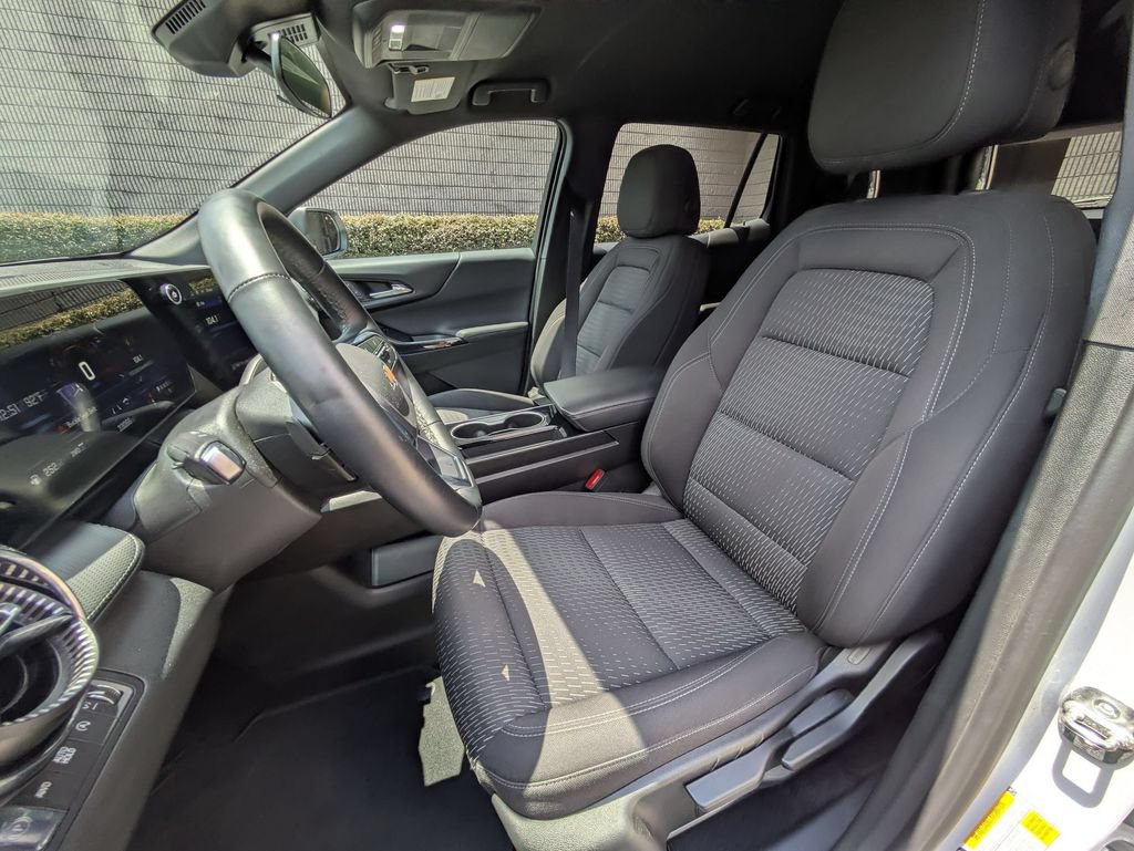 Used 2025 Chevrolet Equinox LT AWD/4WD image 24